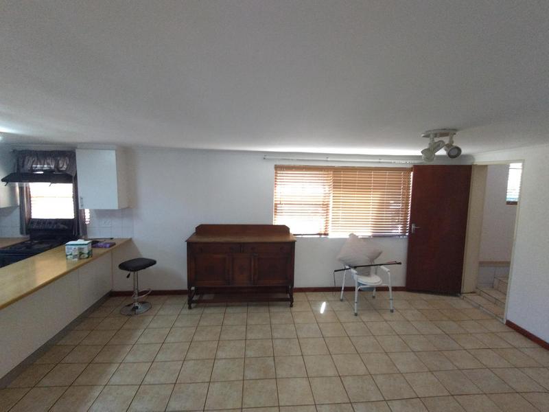 To Let 2 Bedroom Property for Rent in Oakdale Western Cape